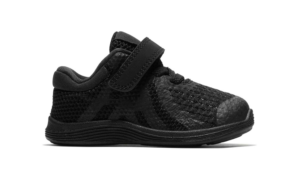 nike revolution 4 22